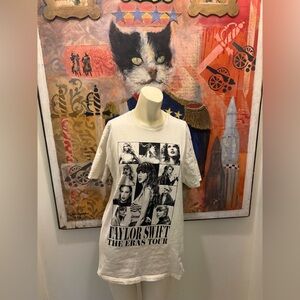 Taylor Swift The Eras Tour Cream Graphic T-Shirt original tour shirt VGC sz M